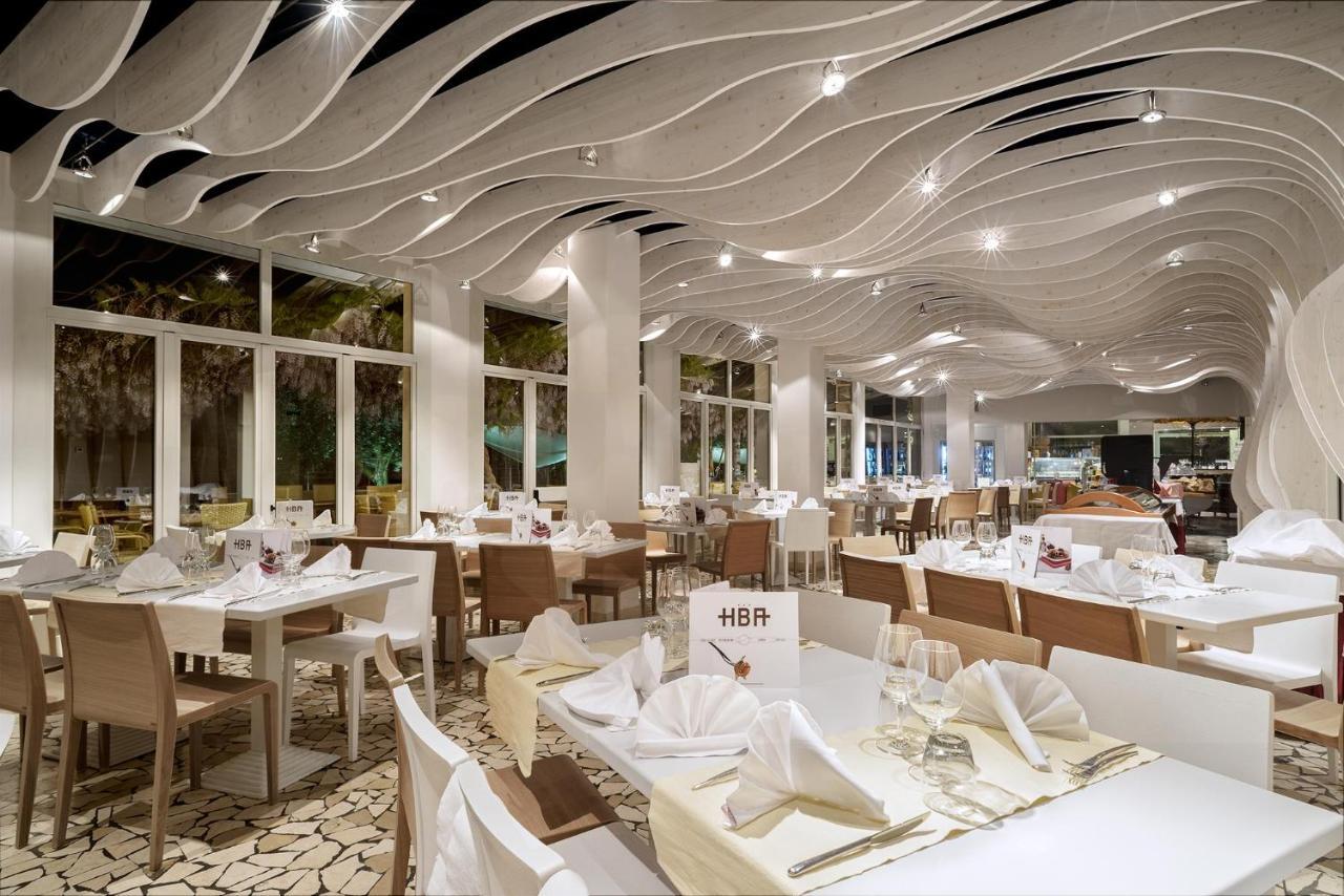 Hotel Baia Azzurra - Lake Front Torbole Sul Garda Exterior photo